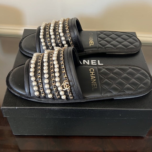 Chanel black mule lamb skin with pearls size XL - Picture 2 of 7